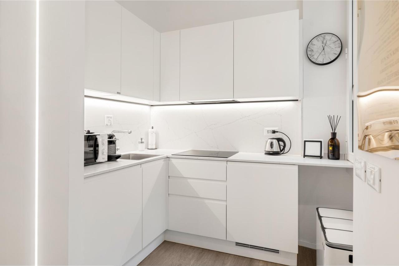 Modern Quiet Super Central Luxury Apartment Milan Exterior photo